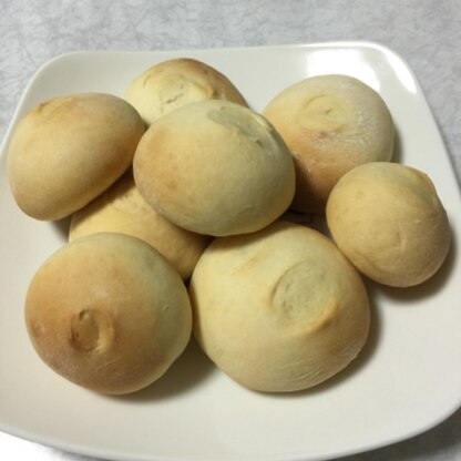 はじめてのパン作りでしたが、美味くできました(^o^)甘くて大好きです(*≧∀≦)ゞ